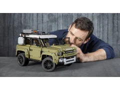 Land Rover Defender - View 2