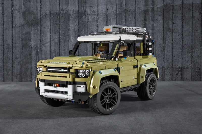 Land Rover Defender - View 3