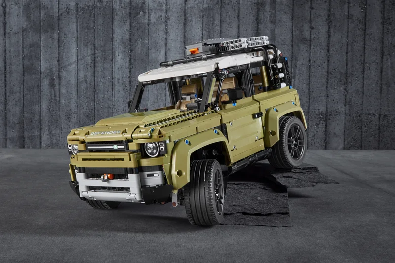 Land Rover Defender - View 4
