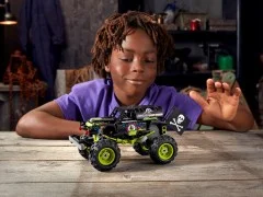 Monster Jam Grave Digger - View 4