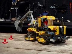 Heavy-Duty Excavator - View 6