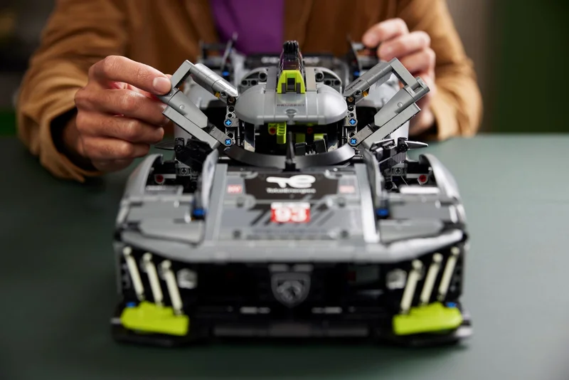 Peugeot 9X8 Le Mans Hybrid Hypercar - View 6