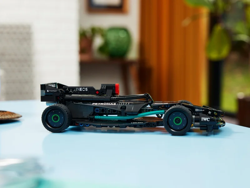 Mercedes-AMG F1 W14 Pull-Back - View 8