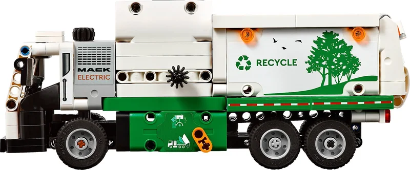 Mack LR Electric Garbage Truck - View 4