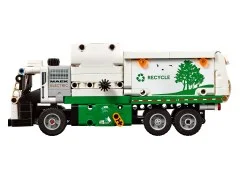 Mack LR Electric Garbage Truck - View 4