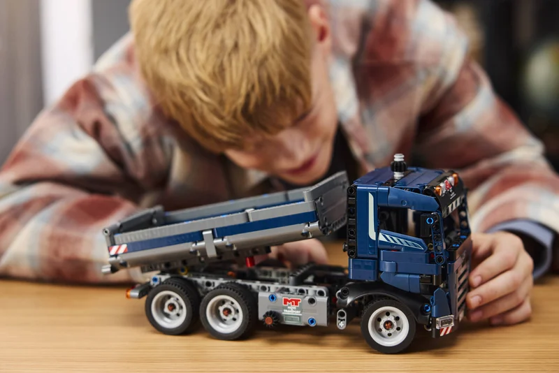 Tipping Dump Truck - View 6