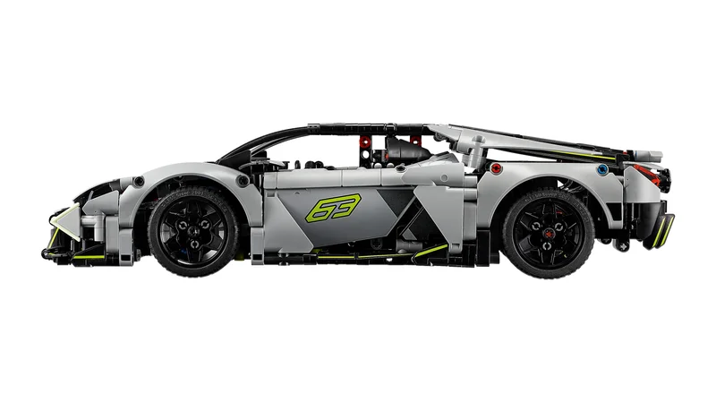 Lamborghini Revuelto Super Sports Car - View 2