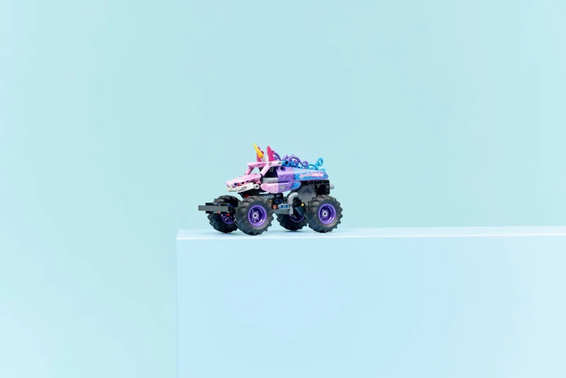 Monster Jam  Sparkle Smash Pull-Back - View 8