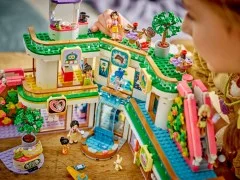 Heartlake City Shopping Mall - View 5