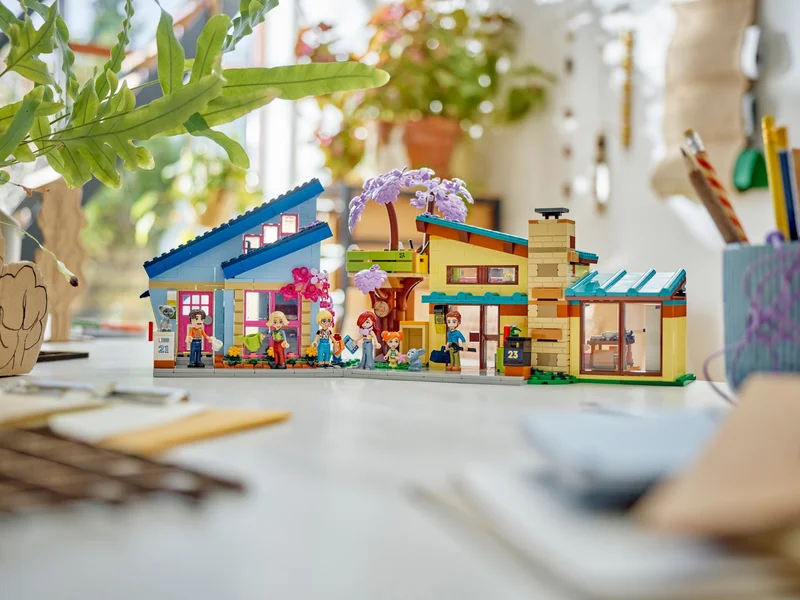 Olly's and Paisley's Family Homes - View 7