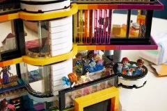 Andrea's Modern Mansion - View 6