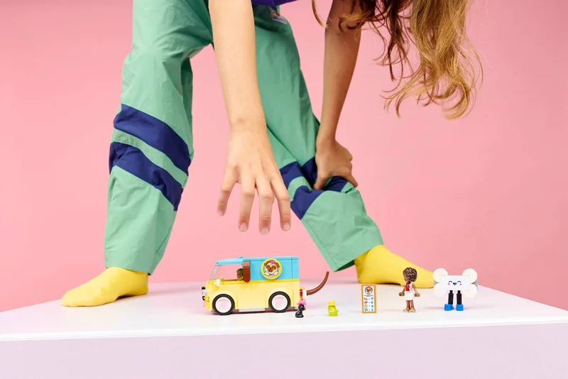 Pet Accessories Van - View 5
