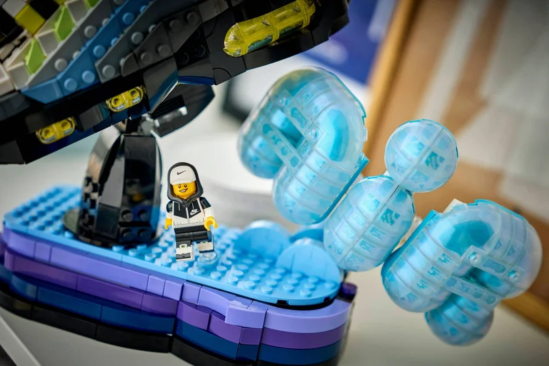 Nike Air Max 95 x LEGO Set - View 8