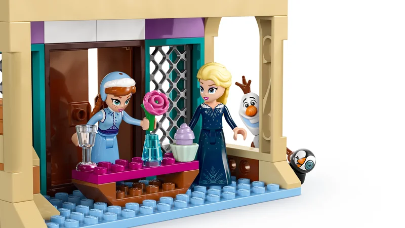Arendelle Frozen Castle - View 4