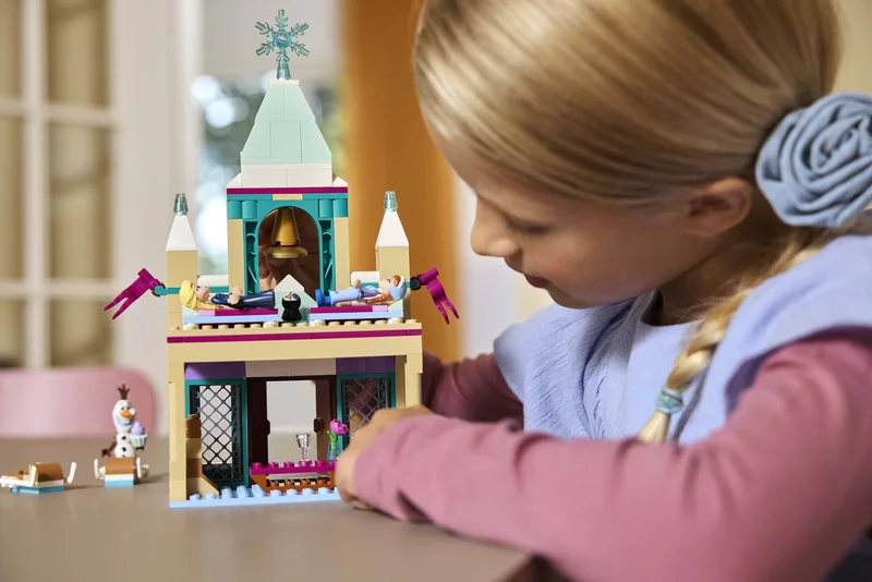 Arendelle Frozen Castle - View 7