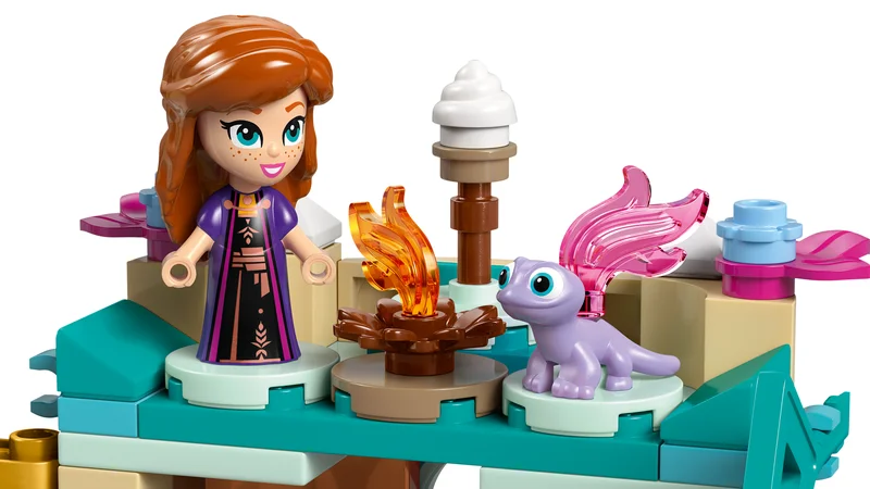 Mini Arendelle Castle & Elsa's Ice Palace - View 5