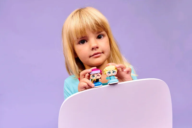 Mini Anna & Elsa - View 6