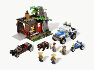 LEGO 4438-1 Robbers' Hideout — 317 pieces, released 2012