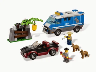 LEGO 4441-1 Police Dog Van — 313 pieces, released 2012