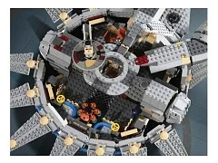 Millennium Falcon (Blue Box Version) - View 4