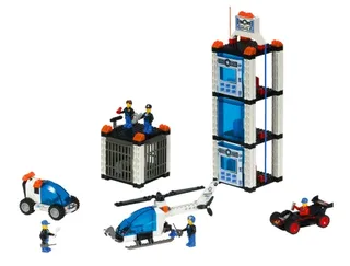 LEGO 4611-1 Police HQ — 141 pieces, 4 Juniors theme