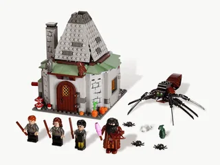 LEGO 4738-1 Hagrid's Hut — 443 pieces, released 2010