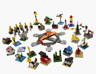 LEGO 50004-1 Story Mixer — 425 pieces, released 2013