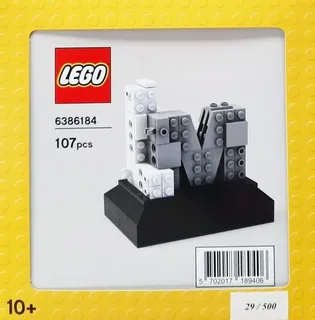LEGO 5007713-1 LEGO Masters Mini Build 'Black and White Color Variant' — 107 pieces, LEGO Exclusive theme