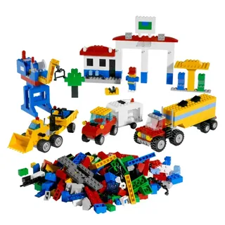 LEGO 5483-1 Ready, Steady Build, and Race — 692 pieces, released 2006