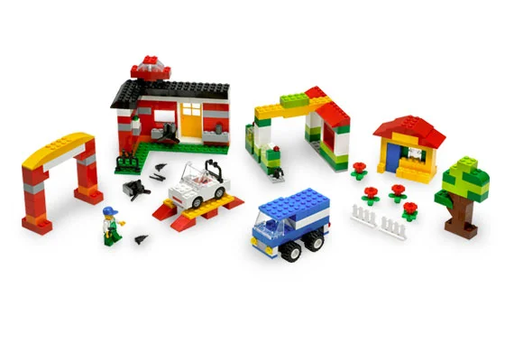 Build & Play - View 2