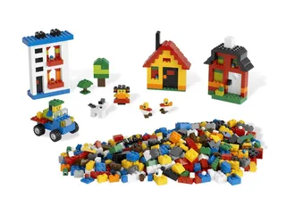 LEGO 5749-1 Creative Building Kit — 650 pieces, Make & Create theme