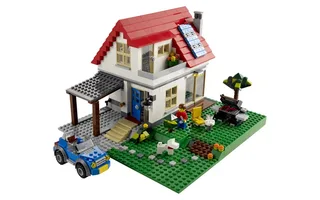 LEGO 5771-1 Hillside House — 714 pieces, released 2011
