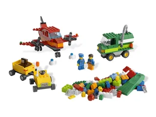 LEGO 5933-1 Airport — 310 pieces, Make & Create theme