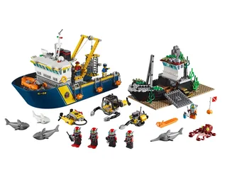 LEGO 60095-1 Deep Sea Exploration Vessel — 718 pieces, released 2015