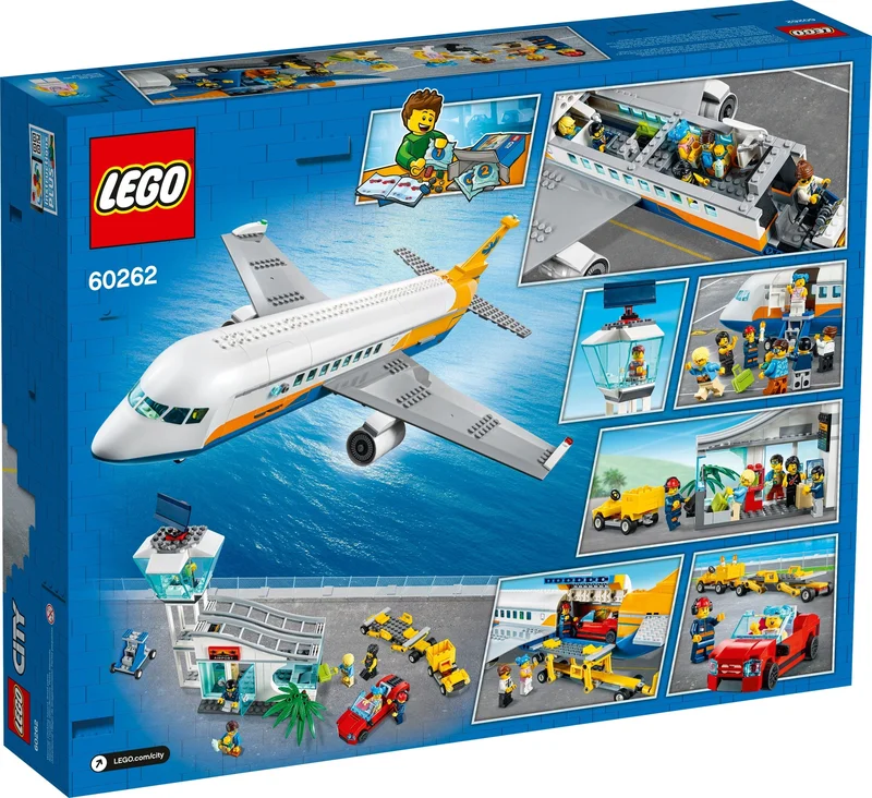 Passenger Airplane - View 3