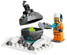 Arctic Explorer Truck and Mobile Lab - View 4
