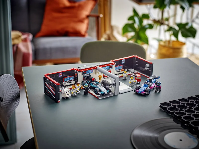 F1 Garage & Mercedes-AMG & Alpine Cars - View 6