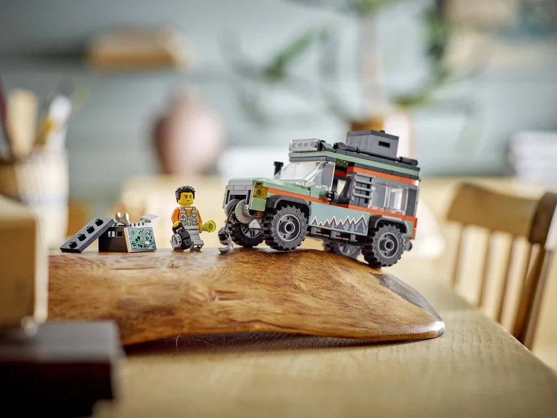 Off-Road 4x4 Mountain Truck - View 6