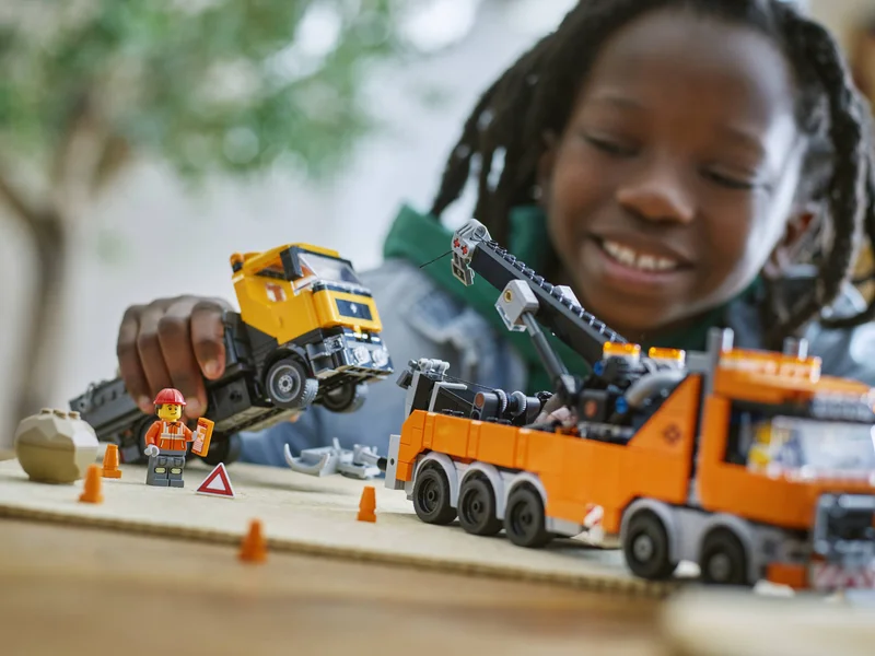 Heavy-Duty Recovery Tow Truck with Crane - View 6