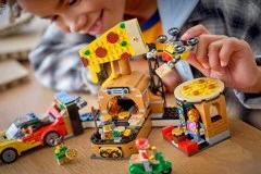Pizza Delivery Experience with Vehicles - View 7