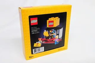 LEGO 6577643-1 New Store Grand Opening — 158 pieces, LEGO Brand Store theme