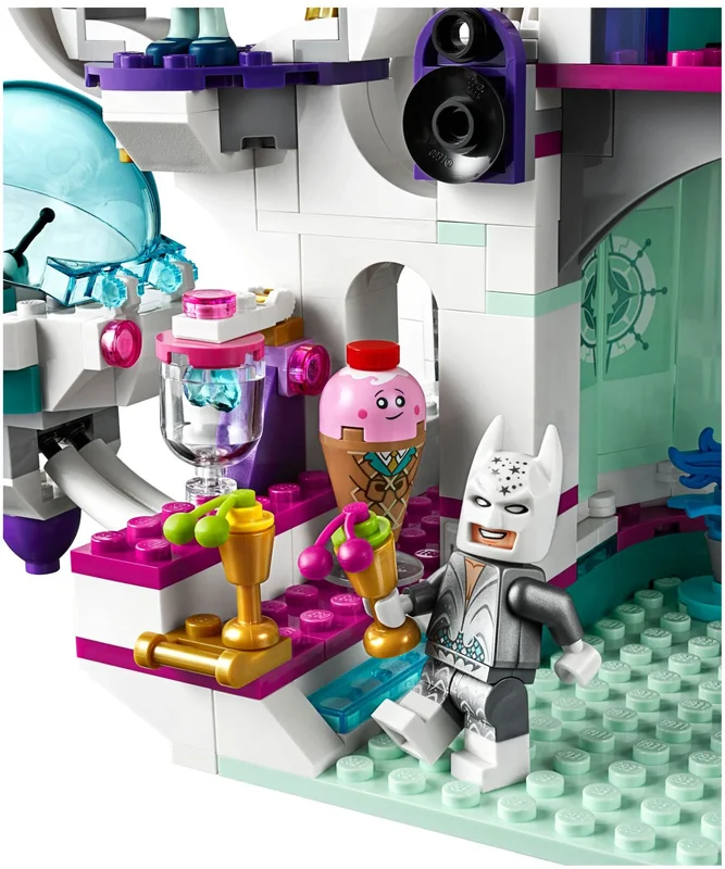 Queen Watevra's 'So-Not-Evil' Space Palace - View 4