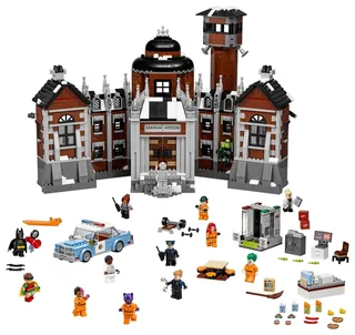 LEGO 70912-1 Arkham Asylum — 1628 pieces, Batman theme