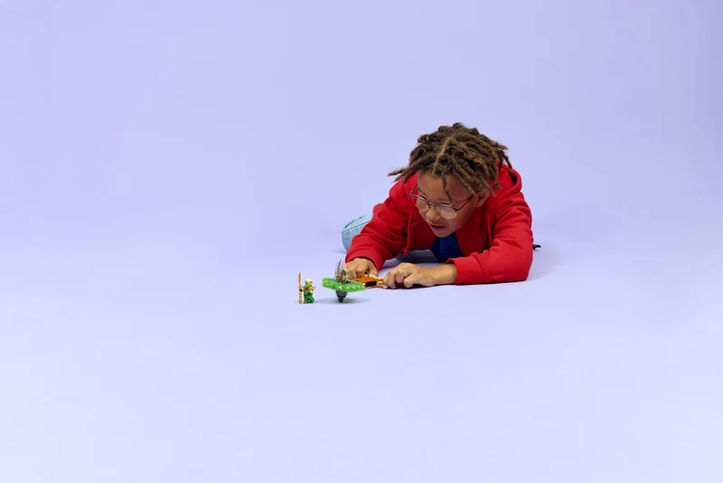 Lloyd vs. Earth Monster Spinner - View 4