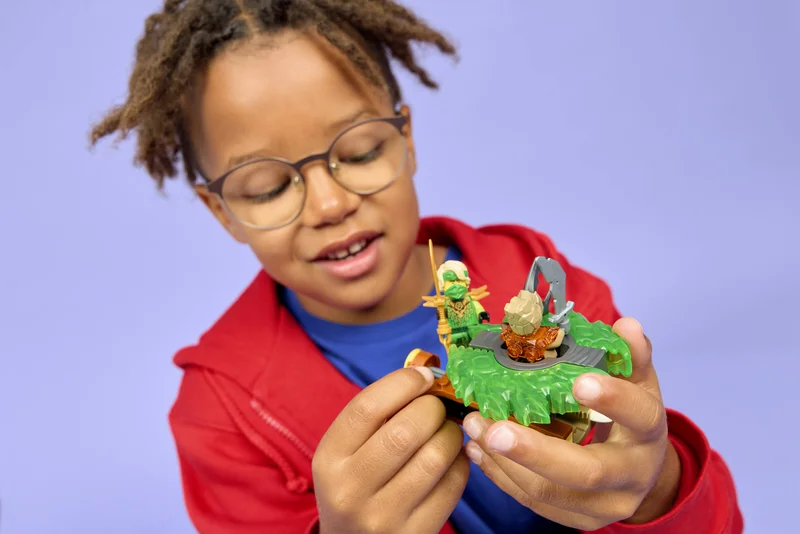 Lloyd vs. Earth Monster Spinner - View 6