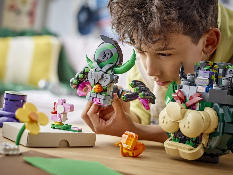 Prince Florian & Castle Bowser - View 6