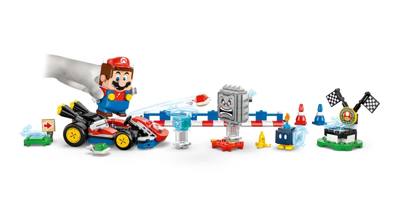 Mario Kart – Interactive LEGO Mario & Standard Kart - View 3