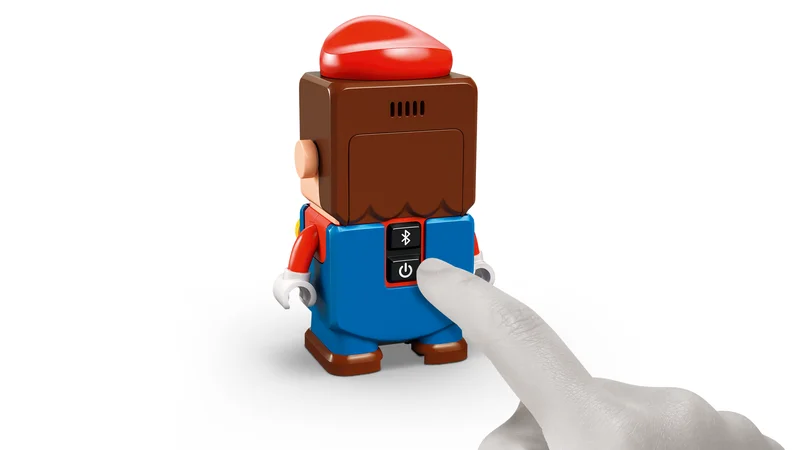 Mario Kart – Interactive LEGO Mario & Standard Kart - View 4
