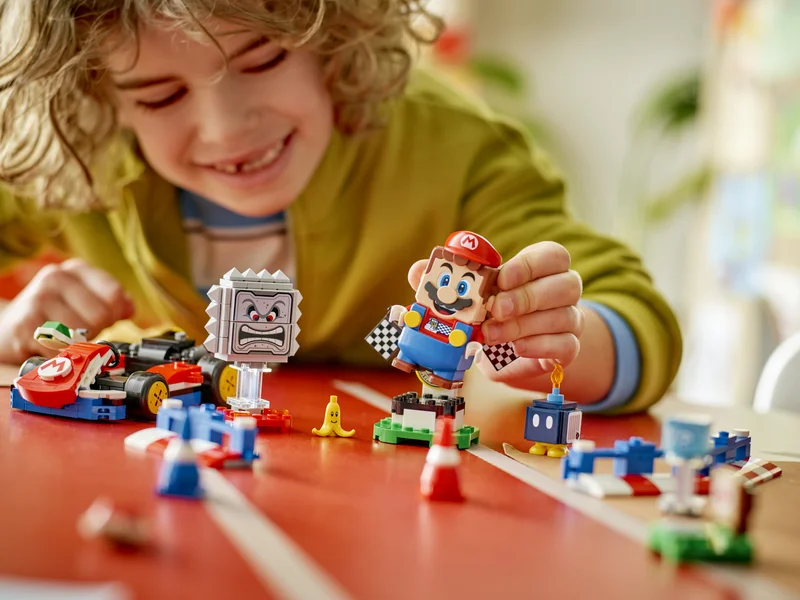 Mario Kart – Interactive LEGO Mario & Standard Kart - View 8