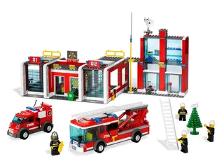 LEGO 7208-1 Fire Station — 664 pieces, released 2010